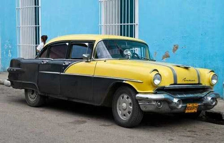 Cuba dice addio alle auto d'epoca