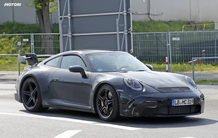 Porsche 911 GT3: le foto spia della nuova generazione