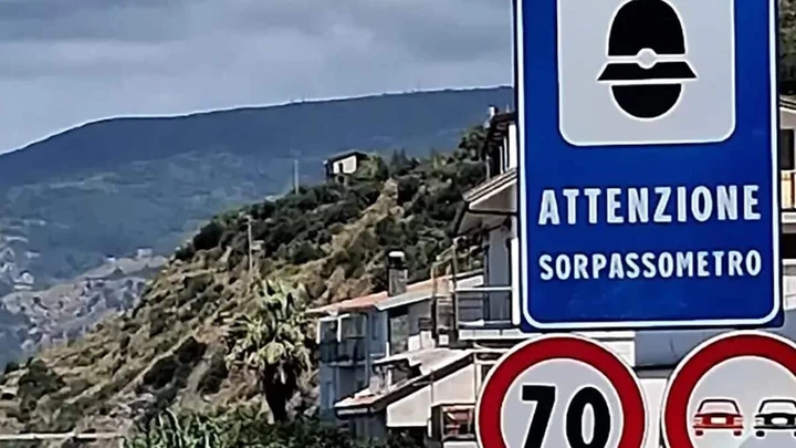 Sorpassometro SV3: come funziona il nuovo dispositivo contro i sorpassi vietati