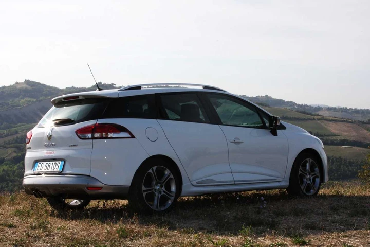 Renault Clio Sporter GT 1.2 EDC: prova su strada