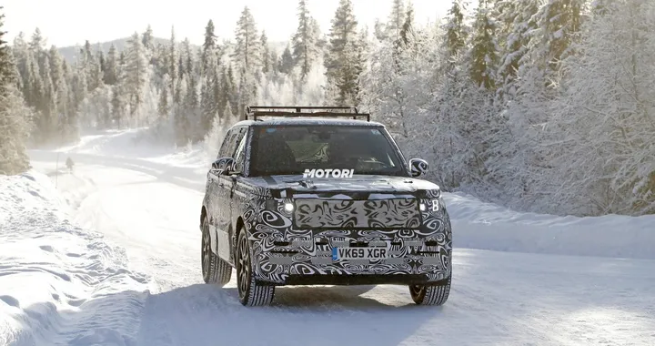 Range Rover Sport: la nuova generazione spiata sulla neve