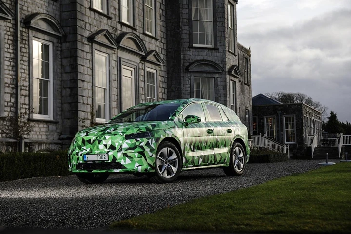 Skoda Enyaq: prime immagini ufficiali