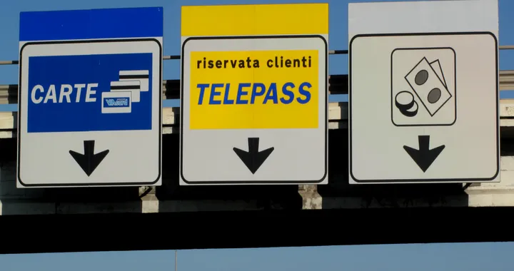 Telepass: con i nuovi servizi si potranno pagare rifornimenti, multe e molto altro
