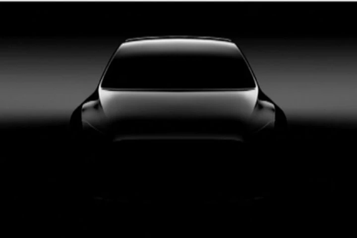 Tesla Model Y, l’atteso SUV anticipato da un ultimo teaser
