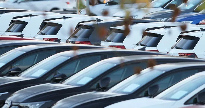 Comprare l'auto all'estero: dove e quando conviene di più