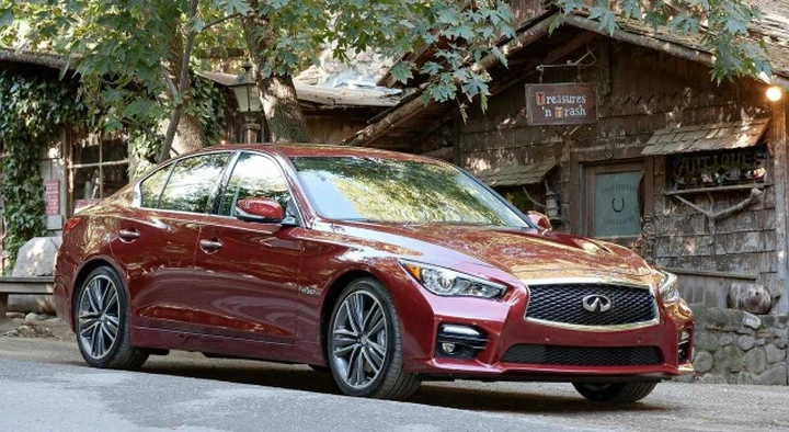 Infiniti Q50: nuovo motore 2.0 turbo a benzina