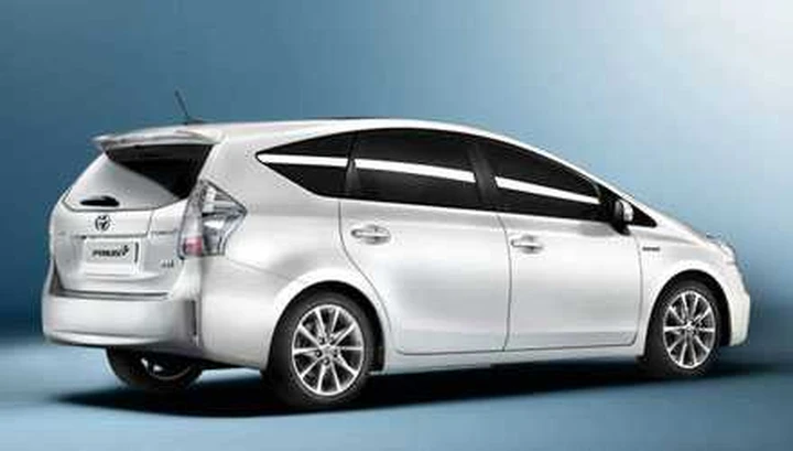 La nuova Toyota Prius debutta in Giappone