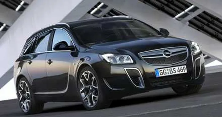 Opel Insignia OPC: debutta l'automatico 6 rapporti