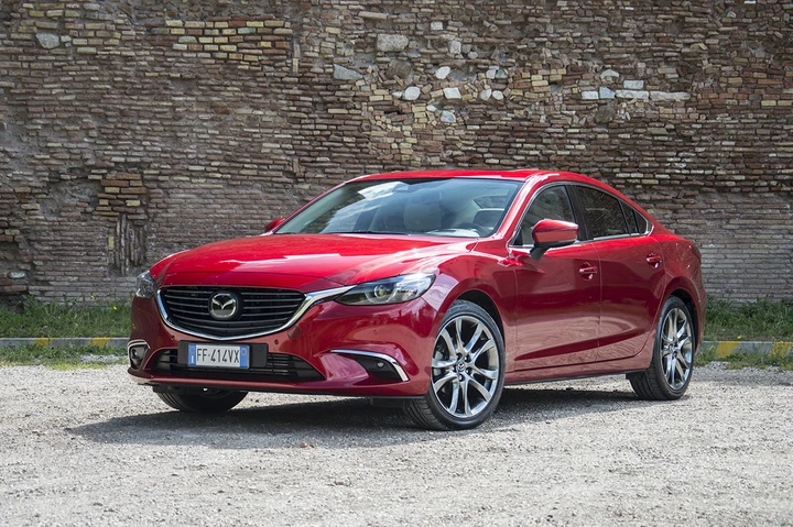 Mazda 6 berlina VS wagon AWD: la prova su strada
