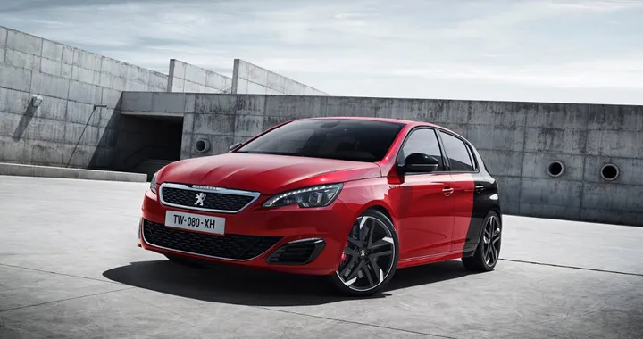 Peugeot 308 GTi: compatta dall'animo racing
