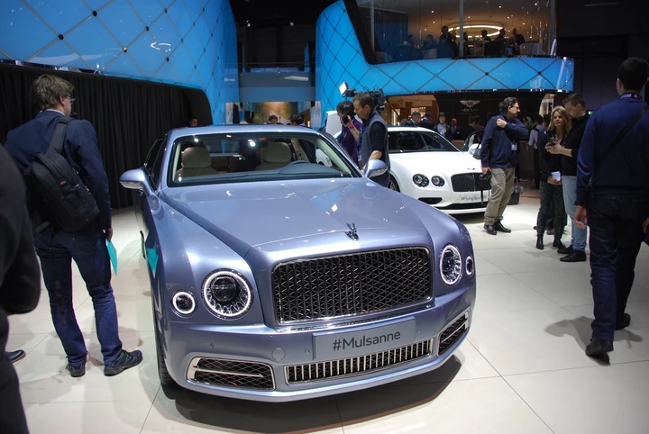 Stand Bentley al Salone di Ginevra 2016