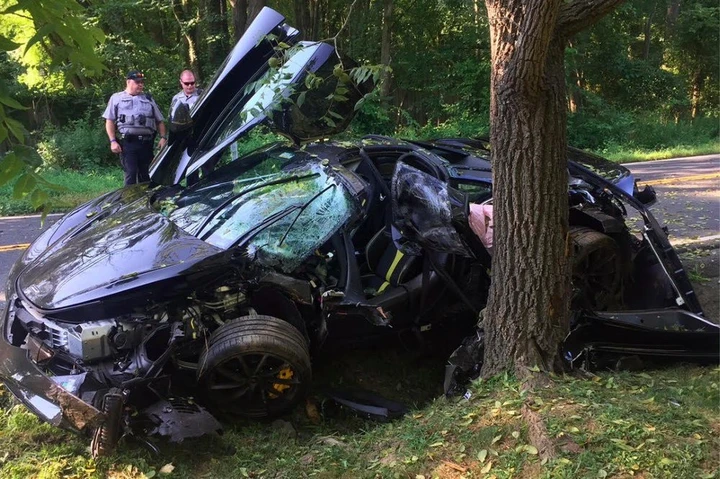 Clamoroso: acquista una McLaren 720S e la distrugge il giorno dopo