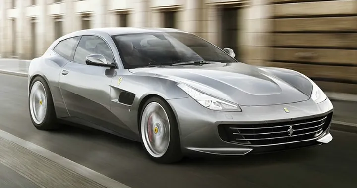 Ferrari GTC4Lusso T al Salone di Parigi 2016