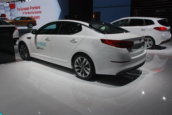 Kia Optima T Hybrid Concept al Salone di Parigi 2014