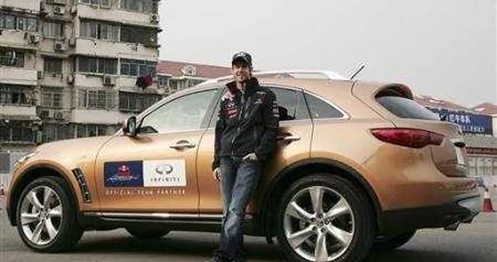 Infiniti: una versione speciale firmata da Vettel