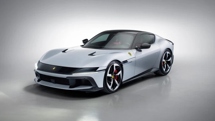 Ferrari 12Cilindri trionfa al Car Design Award 2025