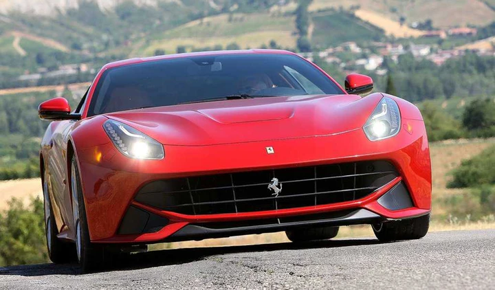 Ferrari F12 M: partiti i test su strada della nuova generazione