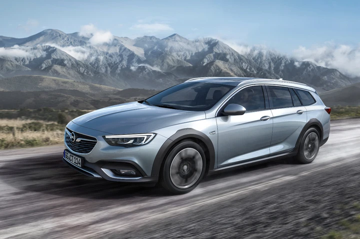 Nuova Opel Insignia Country Tourer: il meglio inizia oltre l’asfalto
