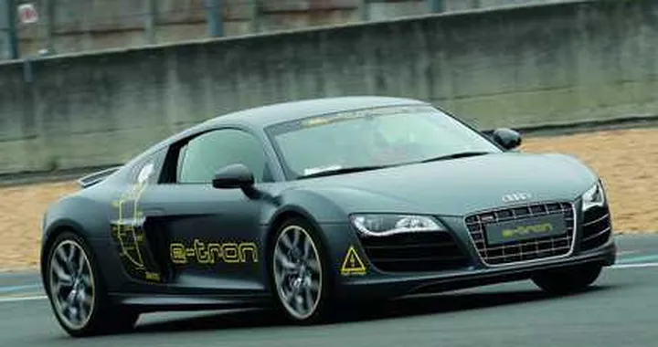 Audi R8 e-Tron: rimandata la produzione