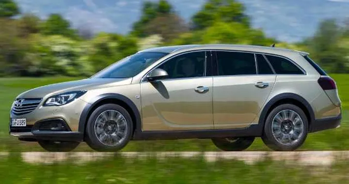 Opel Insignia Country Tourer: debutto a Francoforte