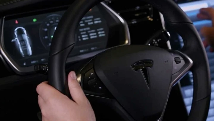 Tesla Model S: richiamati 123.000 esemplari della “ammiraglia” californiana
