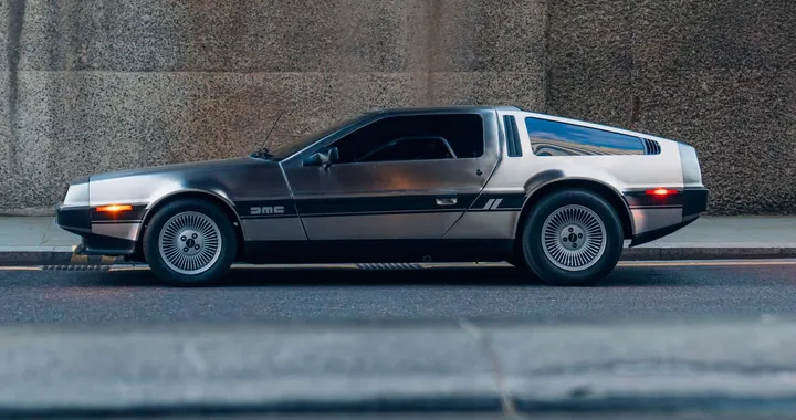 DeLorean DMC-12: l'elettrica da 220 CV debutta al Salon Privé 2024