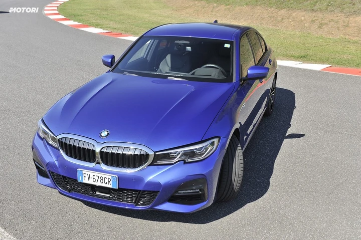 BMW 330i MSport: la prova su strada