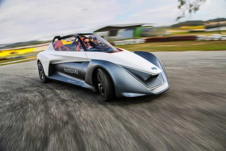 Nissan BladeGlider: la concept elettrica debutta a Goodwood