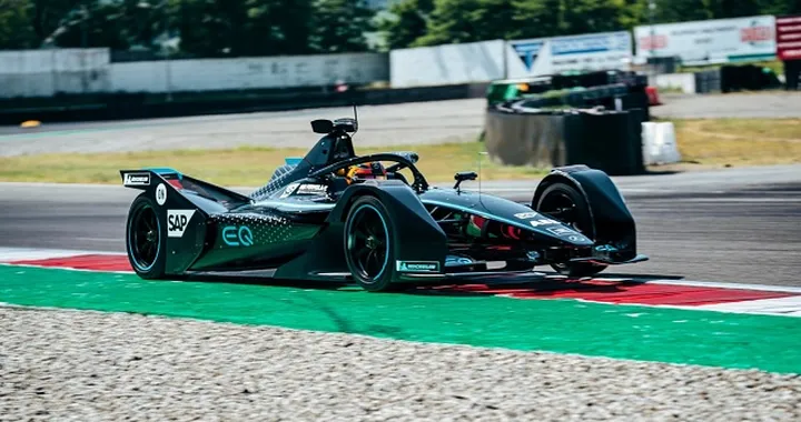 Formula E: nuovi test per la Mercedes EQ Silver Arrow 01