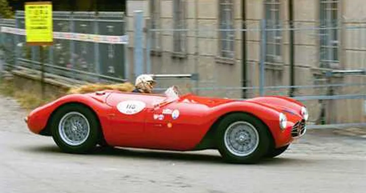 Stirling Moss onora i fratelli Maserati alla Vernasca Silver Flag 2009