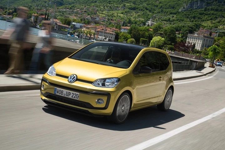Volkswagen Up! restyling 2016: primo contatto