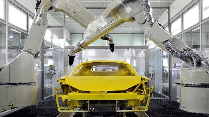 Più ecologica e meno costosa: la nuova tecnologia di verniciatura Ferrari a bassa temperatura