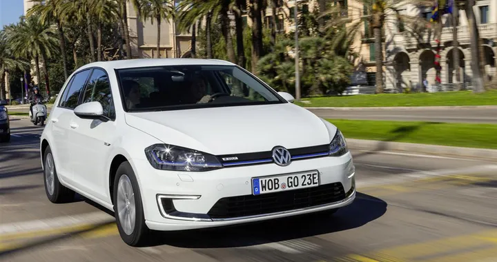 Nuova Volkswagen Golf 2017: primo contatto