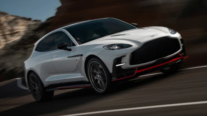 Aston Martin DBX S: ecco l'anti-Lamborghini Urus SE con 716 CV