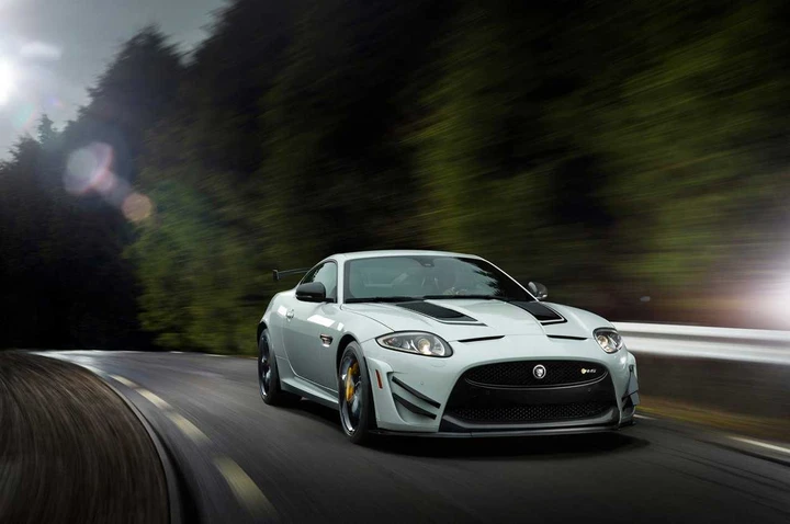 Jaguar XKR-S GT: le immagini ufficiali