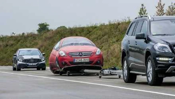 Mercedes Classe S 2014: verso l'autonomous car