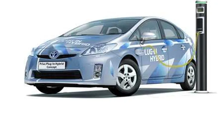 Toyota: a Francoforte la Prius Plug-in