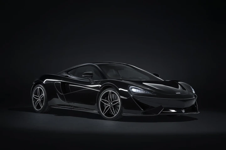 McLaren 570GT Black Collection 2018: immagini ufficiali