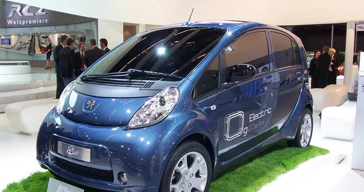 Peugeot-Citroen e GE Capital insieme per l'auto elettrica