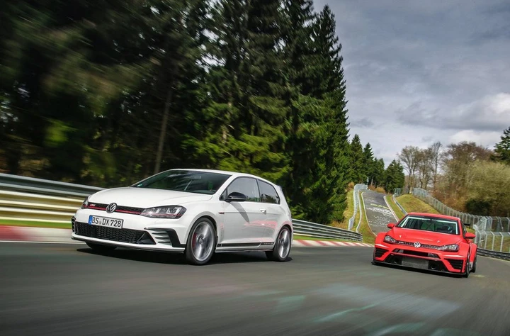 Nuova Volkswagen Golf Gti Clubsport S: le immagini ufficiali