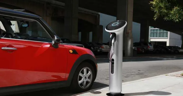 Auto elettriche in Italia: arrivano 1000 stazioni di ricarica