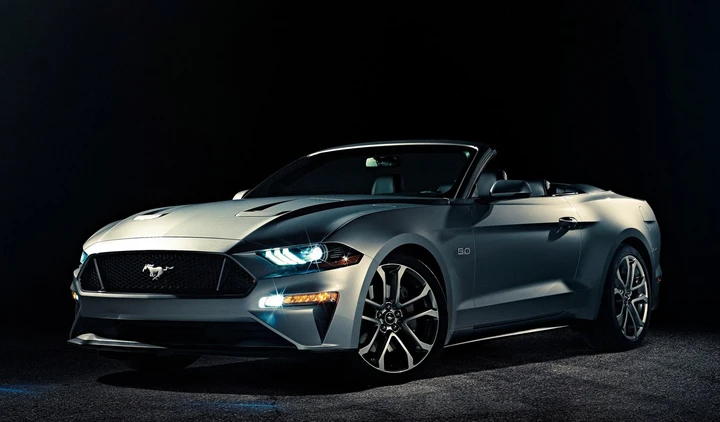 Ford Mustang GT Convertible: svelato il restyling 2017