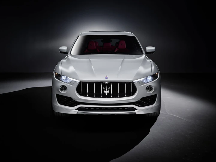 Maserati Levante: prime immagini ufficiali