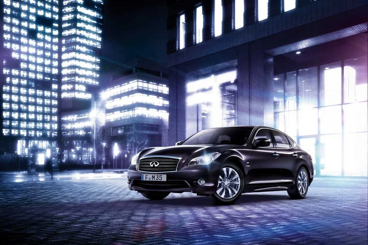 Infiniti M35h GT Business Edition
