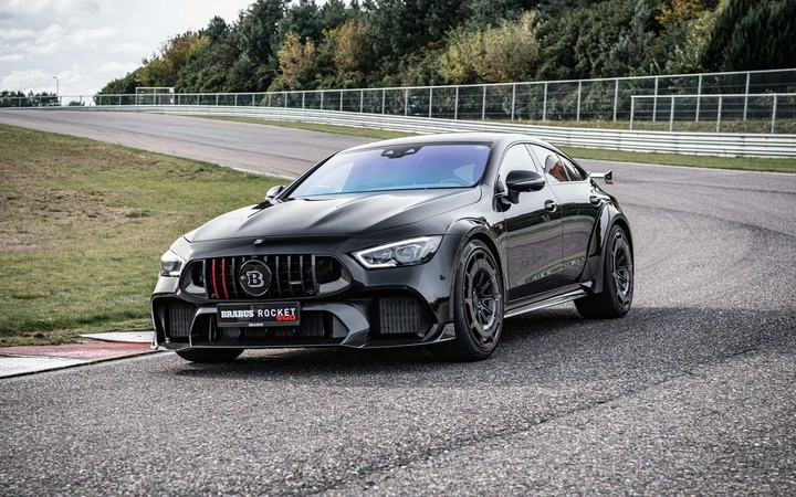 Brabus Rocket 900 “One of Ten”: tuning da 900 CV