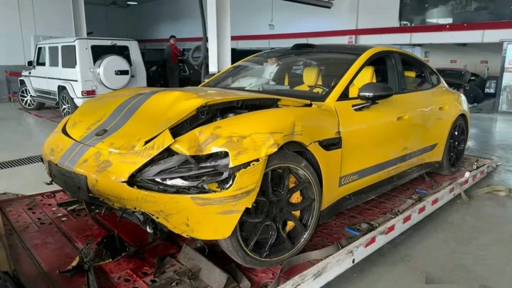 Quando la potenza supera il controllo: Xiaomi SU7 Ultra e il crash in pista [VIDEO]
