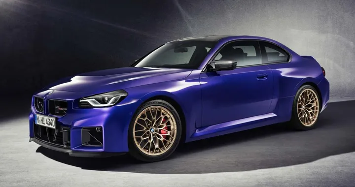 BMW M2 CS: fibra di carbonio, 523 CV e anima da pista