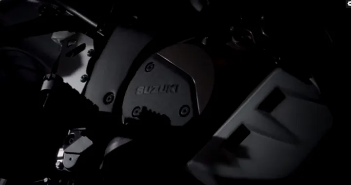 Suzuki: il teaser della novità per EICMA 2019