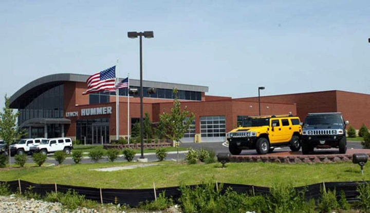 Usa: fucile in omaggio se compri una Hummer