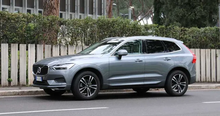 Volvo XC60 D4 AWD: la prova su strada
